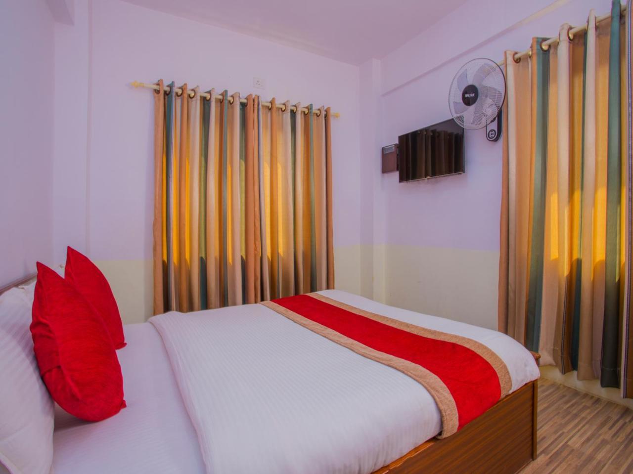 Oyo 255 White Zambala Hotel Katmandu Zewnętrze zdjęcie